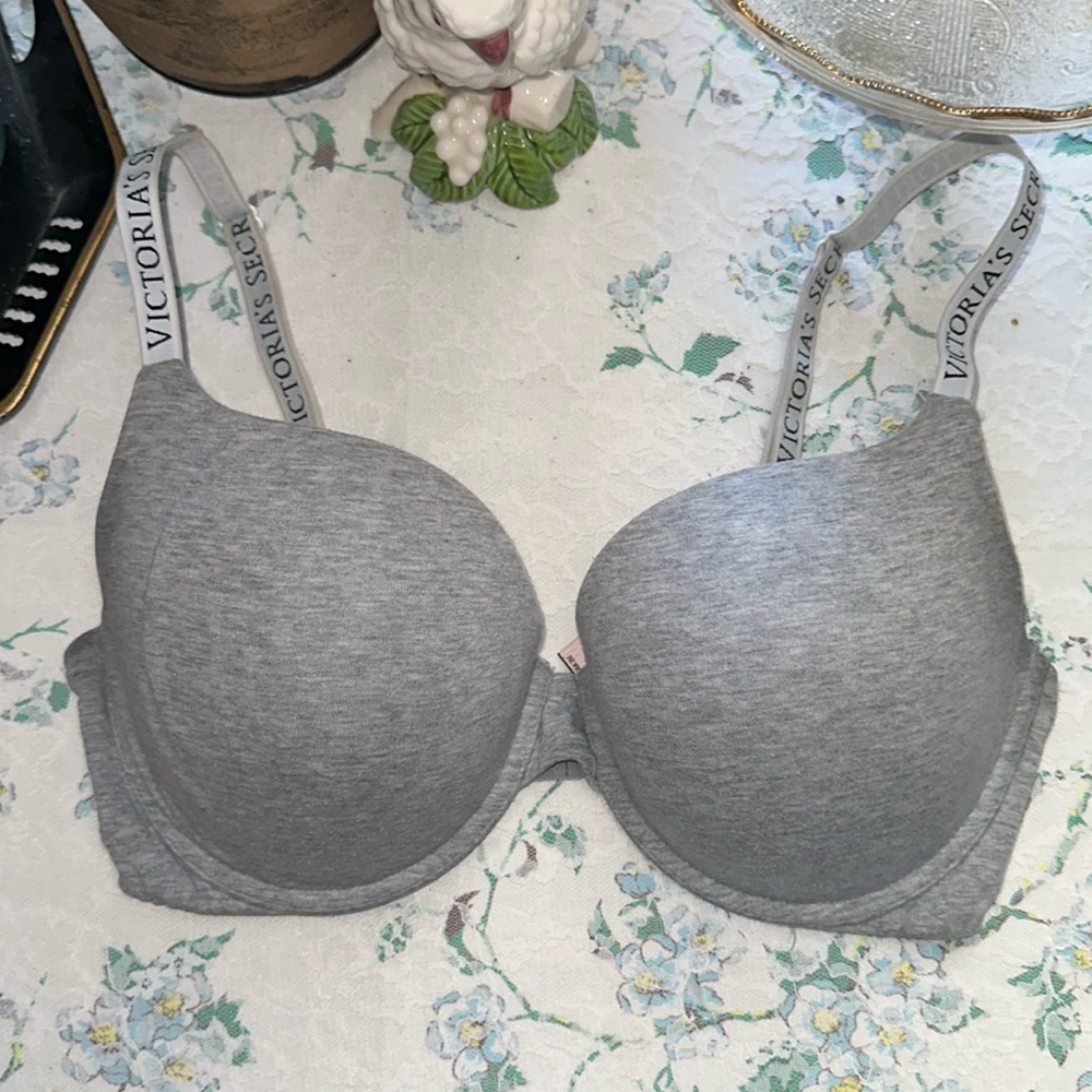 Victoria’s Secret T-Shirt Push-Up Bra